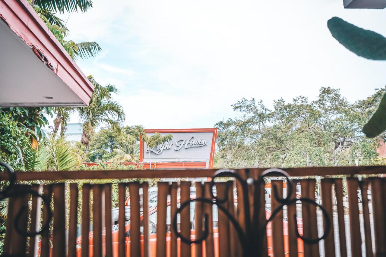 Hollywood Light Haven Lodge Exterior photo